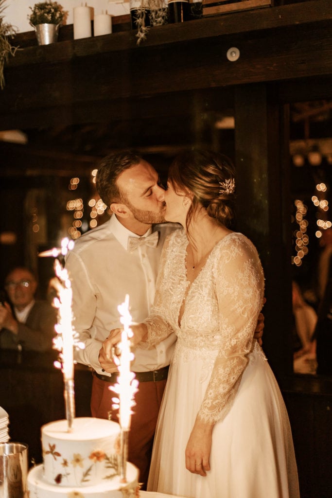 DekoandDesign_Dekoration_Hochzeit_Heuchelberger_warte_Brautpaar_Hochzeitstorte_trockenblumen_terracotta_rost