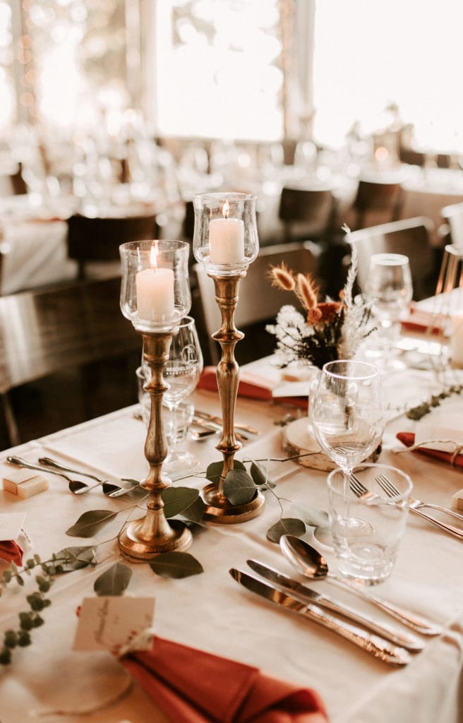 DekoandDesign_Dekoration_Hochzeit_Heuchelberger_warte_Kerzenständer_glas_terracotta_rost_natur_kupfer