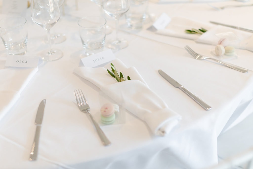 DekoandDesign_Dekoration_Hochzeit_Kurz_Wagner_Weingut_Tischdeko_pastell_Tischdecken_Stoffservietten_mieten_heilbronn