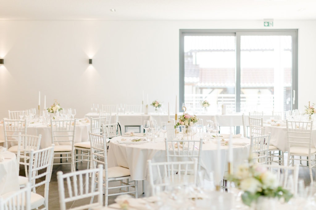 DekoandDesign_Dekoration_Hochzeit_Kurz_Wagner_Weingut_Tischdeko_pastell_Tischdecken_mieten_heilbronn