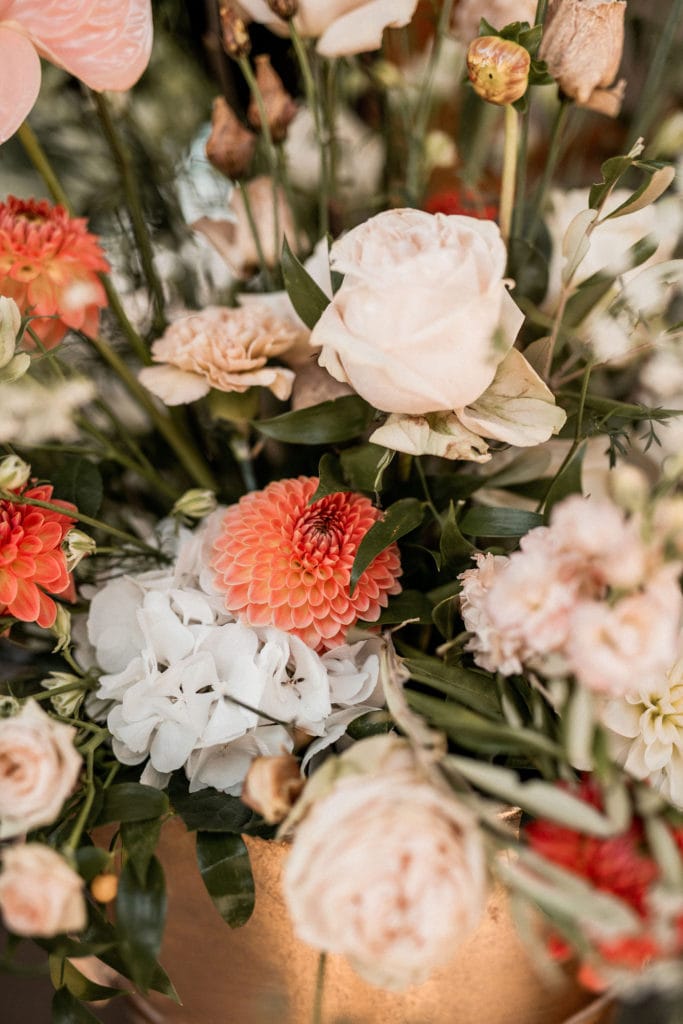 DekoandDesign_Dekoration_Hochzeit_Landgut_Steng_Blumen_Rosen_Dahlien_Nelken_Anthurien