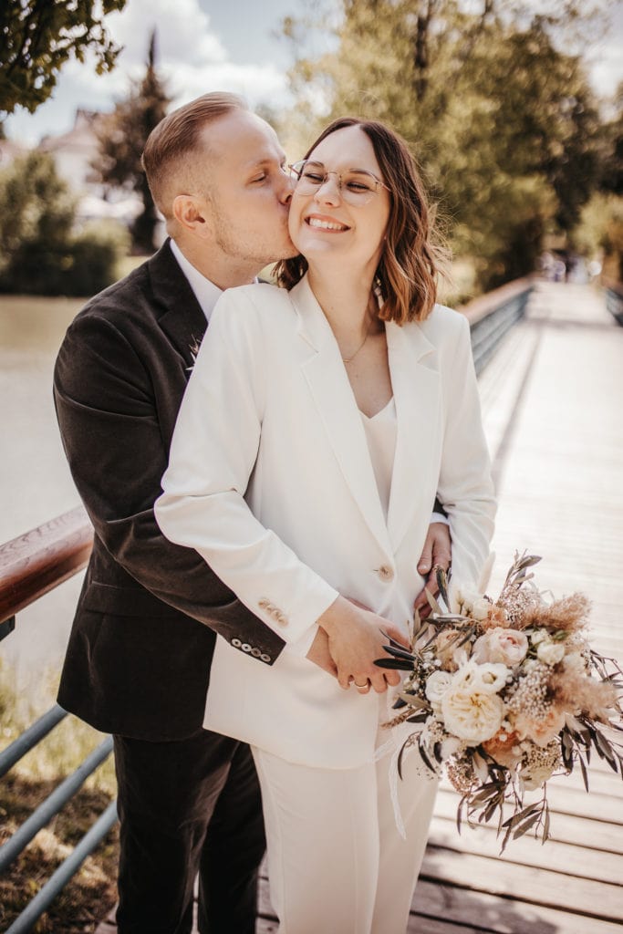 DekoandDesign_Dekoration_Hochzeit_Trappensee_Heilbronn_Brautstrauss_Boho_trockenblumen_pampasgras_Ruskus_eukalyptus_rosen_gefuellt_2