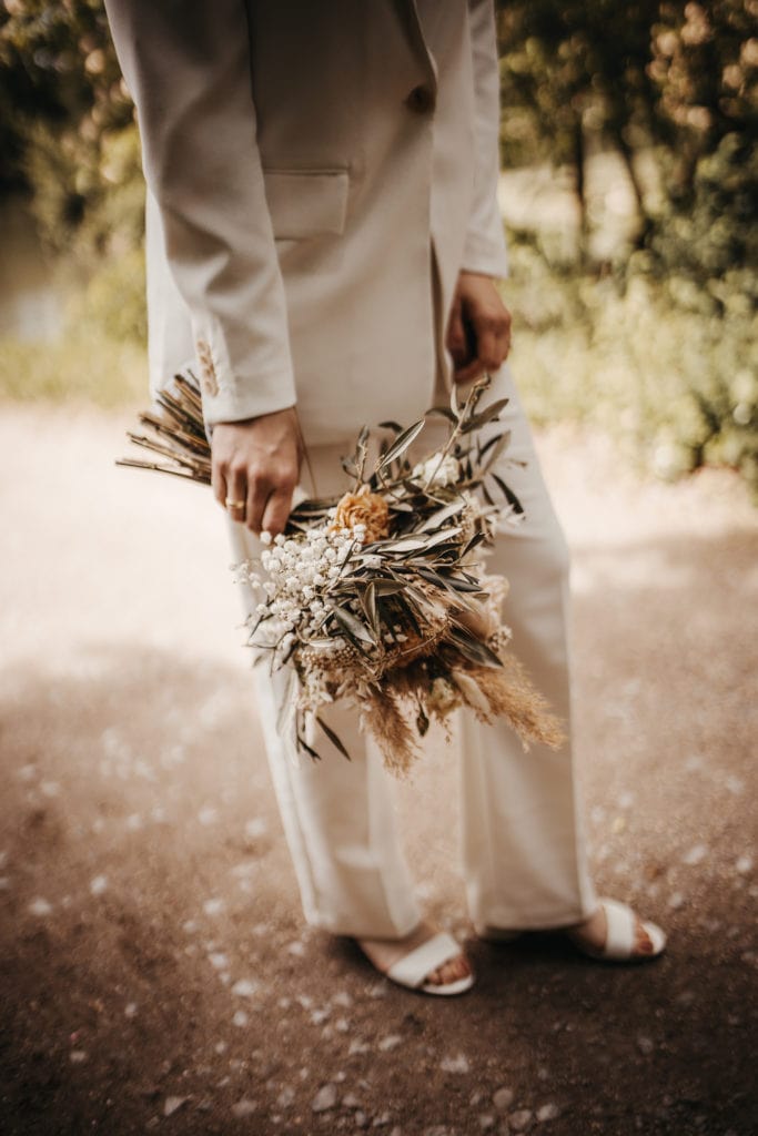 DekoandDesign_Dekoration_Hochzeit_Trappensee_Heilbronn_Brautstrauss_Boho_trockenblumen_pampasgras_Ruskus_eukalyptus_rosen_gefuellt_3