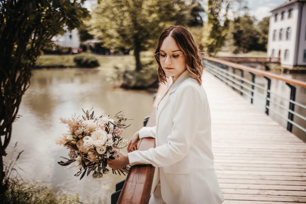 DekoandDesign_Dekoration_Hochzeit_Trappensee_Heilbronn_Brautstrauss_trockenblumen_weiss-natur_pastell_2