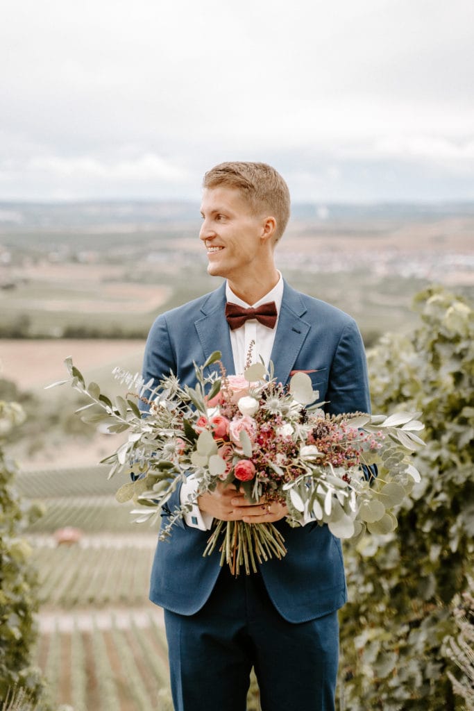 Dekoration_Hochzeit_Heilbronn_Brautstrauss_Boho_Style_modern_Rosen_Distel_Eukalyptus_Olive_2