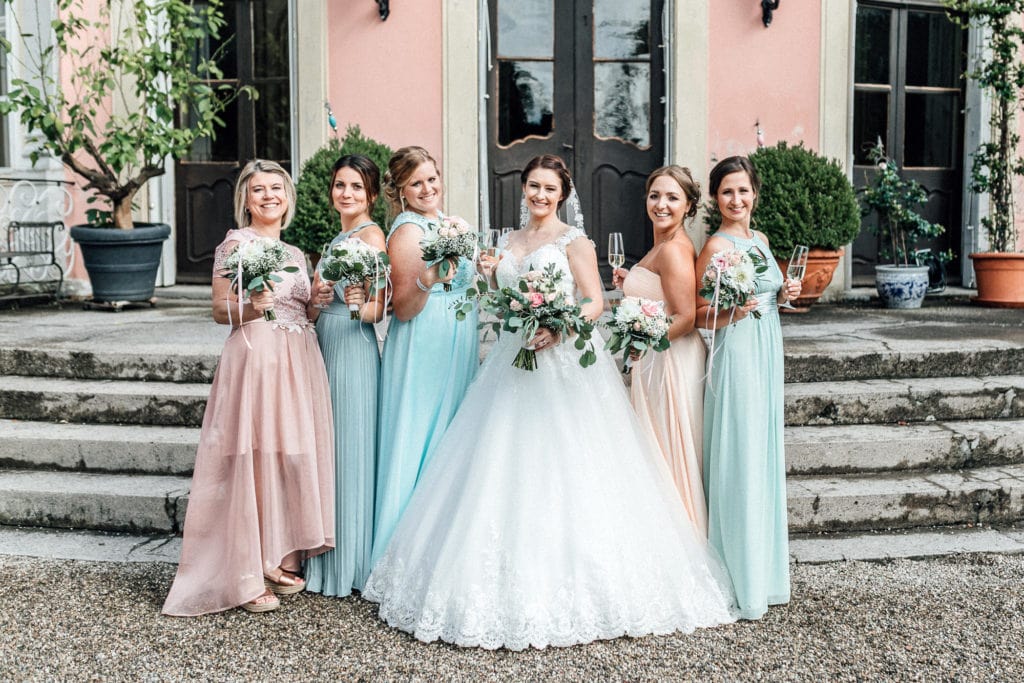 Dekoration_Hochzeit_Schloss_Assumstadt_Braut_brautjungfern_Brautstrauss_Brautjungfernstrauss_Rosa_Mint_weiss_2