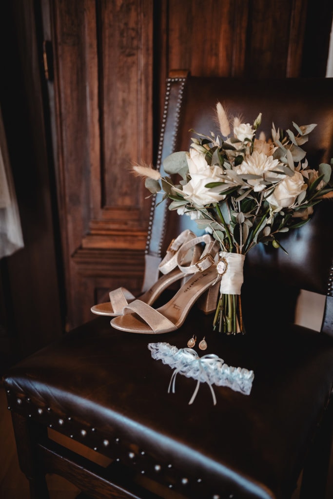 Dekoration_Hochzeit_Schloss_Liebenstein_Brautstrauss_weiss_natur_gruen_rosen_pampasgras_Trockenblumen_eukalyptus_2