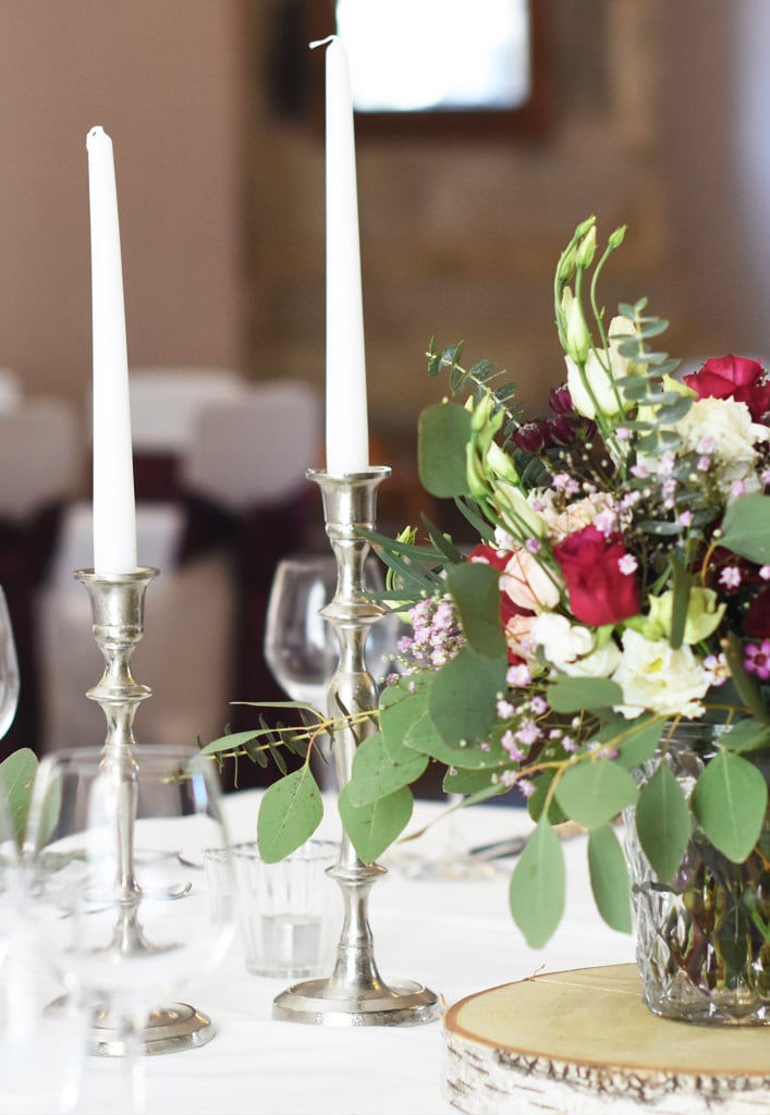 hochzeit_dekoration_burg_stettenfels_tischdeko_dekoverleih_kerzenstaender_silber_1-arm_mieten