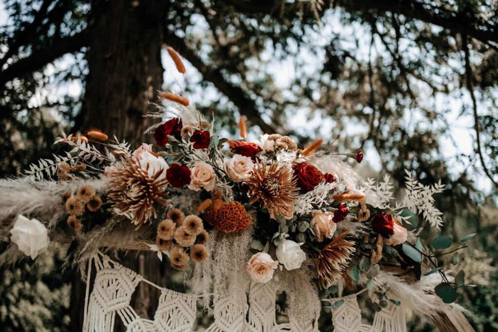 DekoandDesign_Dekoration_Hochzeit_Ankerpunkt_Sinsheim_Blumengesteck_Boho_Style_rosegold_Pampasgras